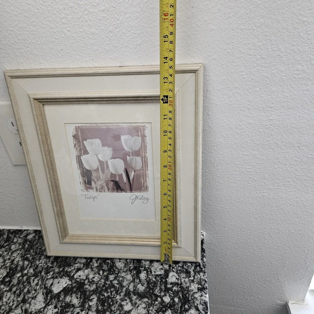 Tulips‎ Print with J.Kiley Signature in a beige and gold glitter wooden frame